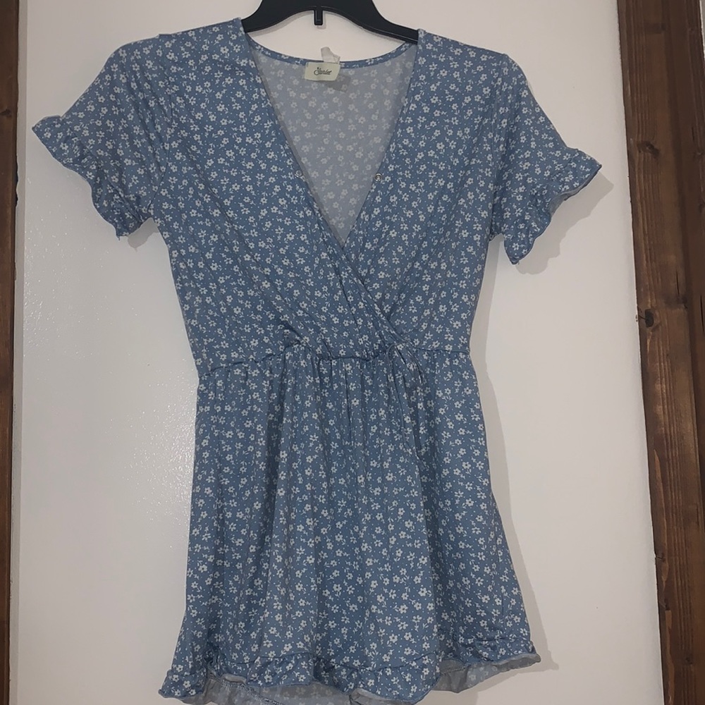 Cotton soft blue with small white flower romper